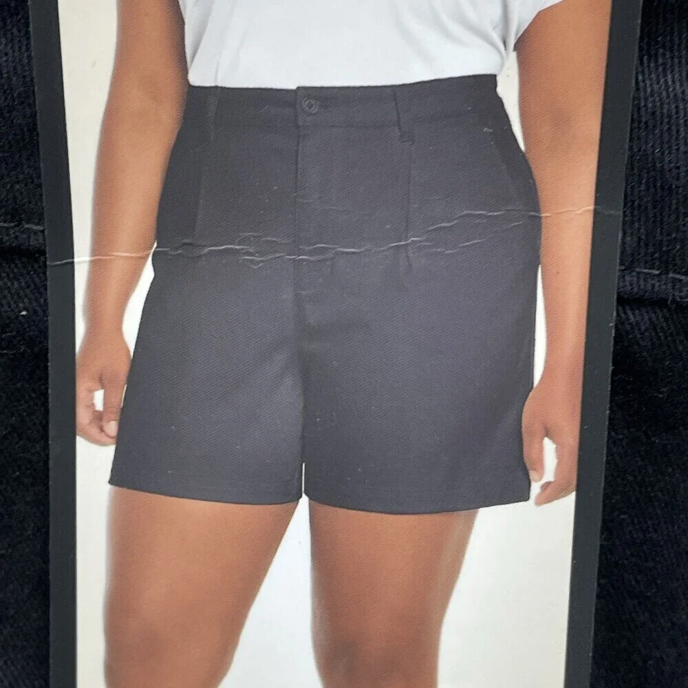 Banana Republic Women's Size 14 Pleat Front Short Black d1131